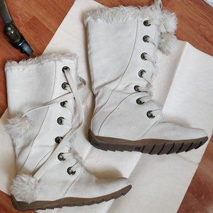 SPORTO | 7.5, white suede and faux fur boots with fur laces end
